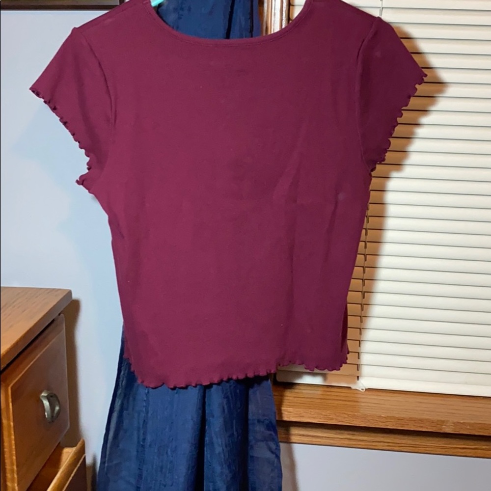 Red tshirt - Picture 2 of 3